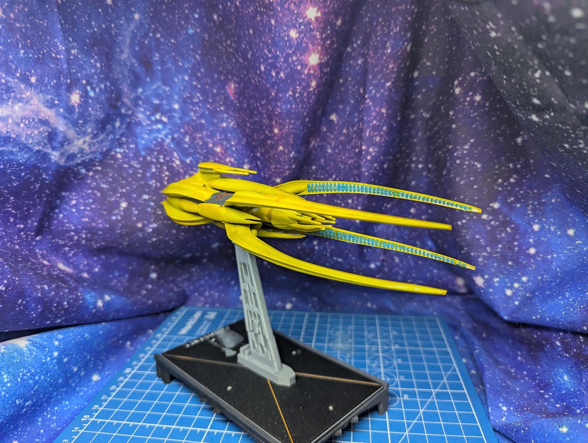 Vorlon Empire Heavy Cruiser: Star Wars Armada Scale (2000mm)