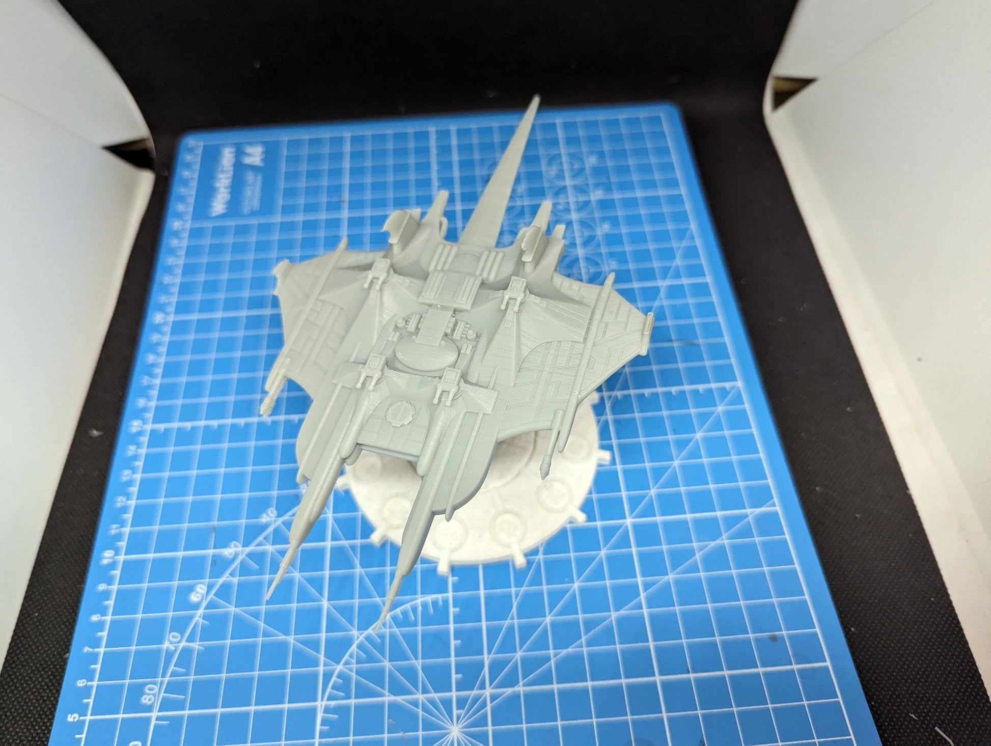 Babylon 5 Centauri Primus Battlecruiser for Miniatures games 170mm