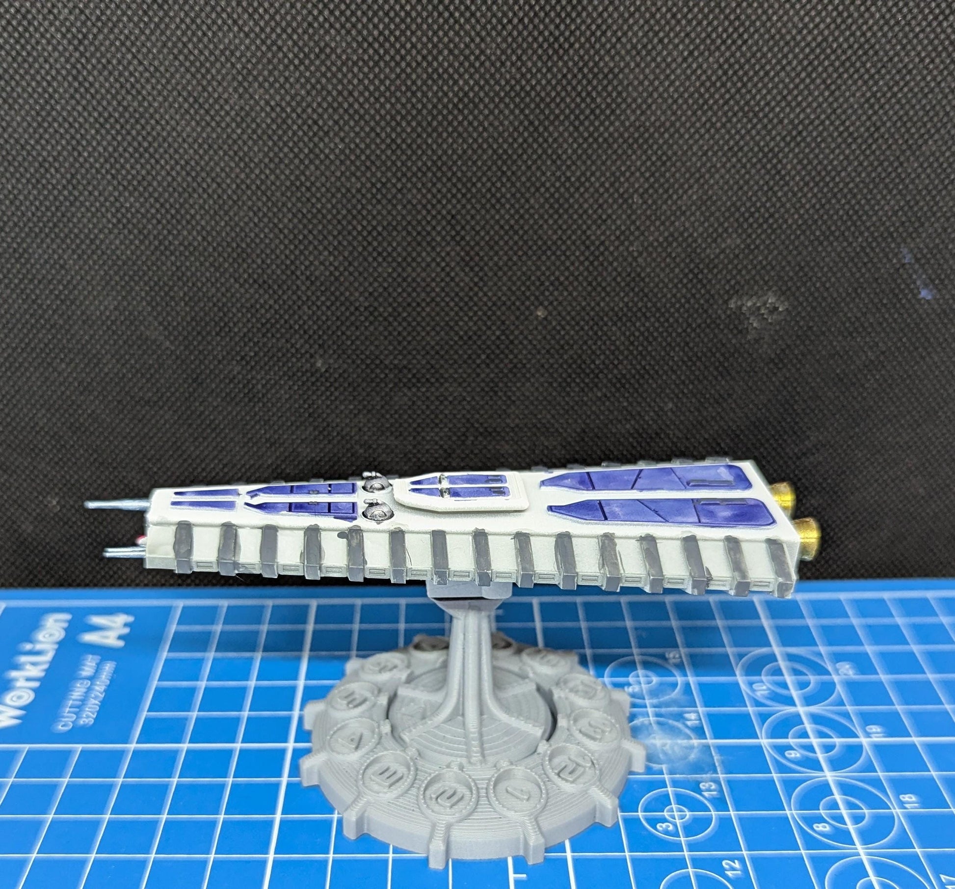 Earthforce Avenger-class Heavy Carrier for miniatures games like star wars armada 120mm