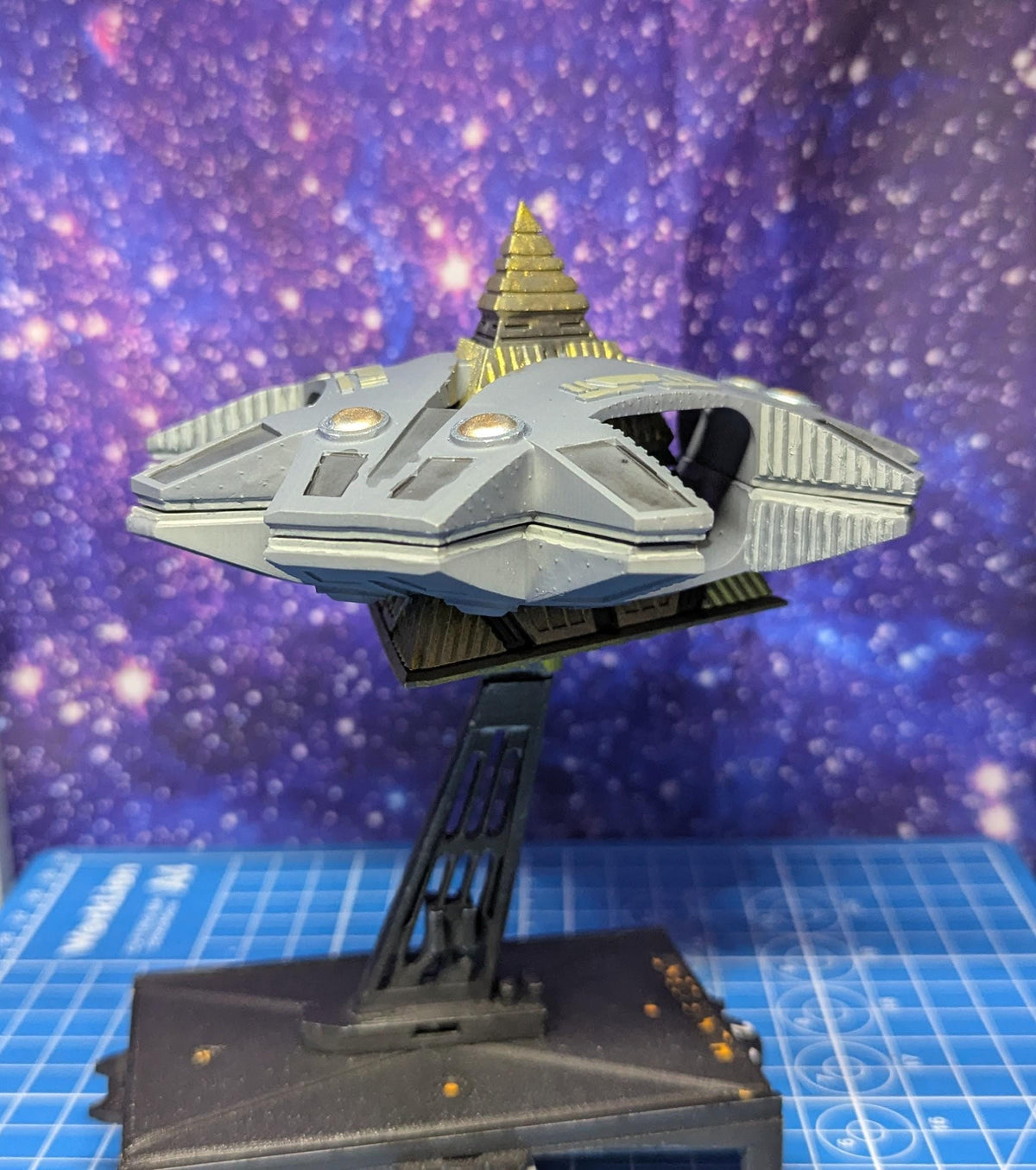 Serpent Empire Pyramid Battlecruiser for Armada Legacy or other Miniatures games 120mm