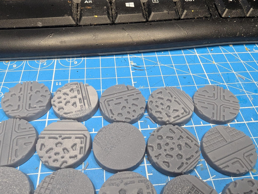 27mm Slug Gangster Palace miniatures base set (20) for legion scale miniatures games.