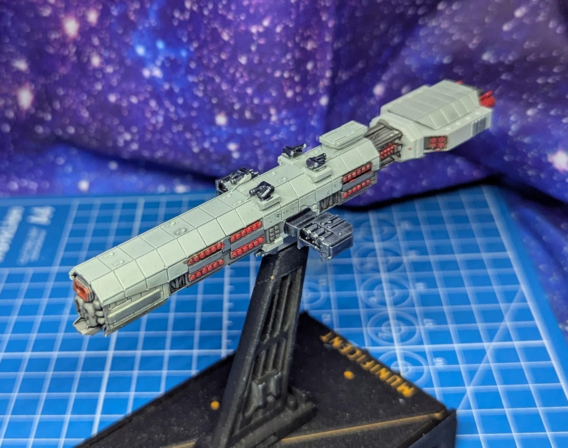 Babylon 5 Earthforce Apollo-class Missile Cruiser for miniatures games