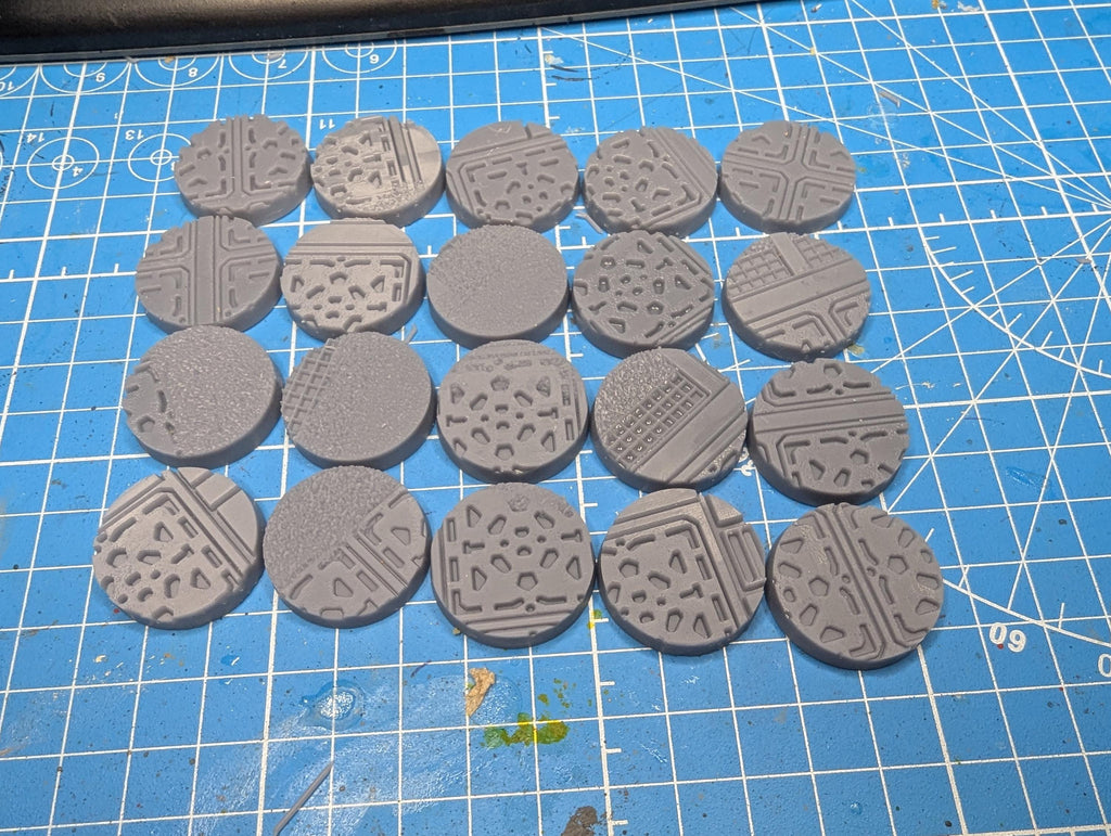 27mm Slug Gangster Palace miniatures base set (20) for legion scale miniatures games.