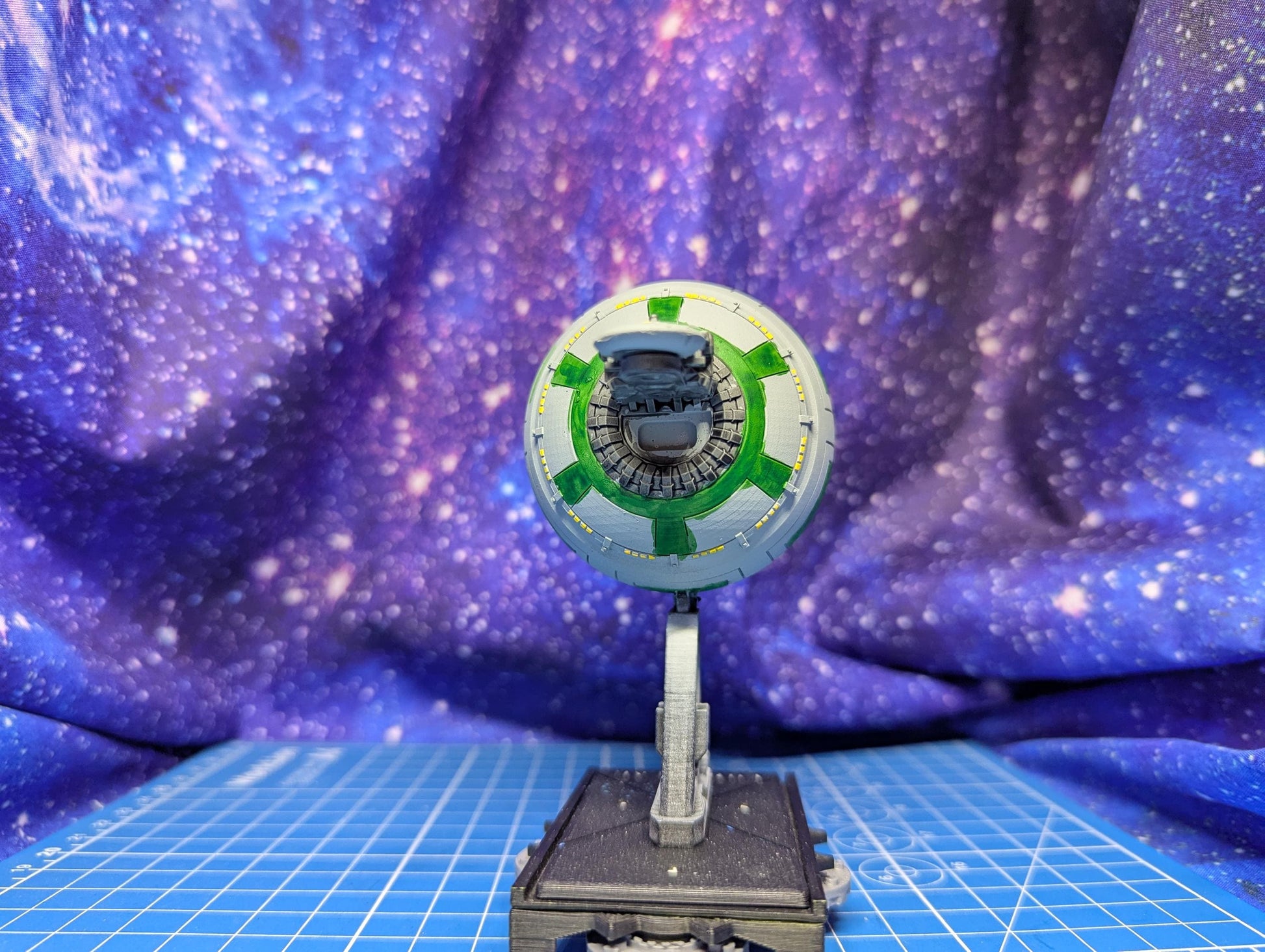 Babylon 5 Asimov Star Liner: Star Wars Armada Scale games 100mm