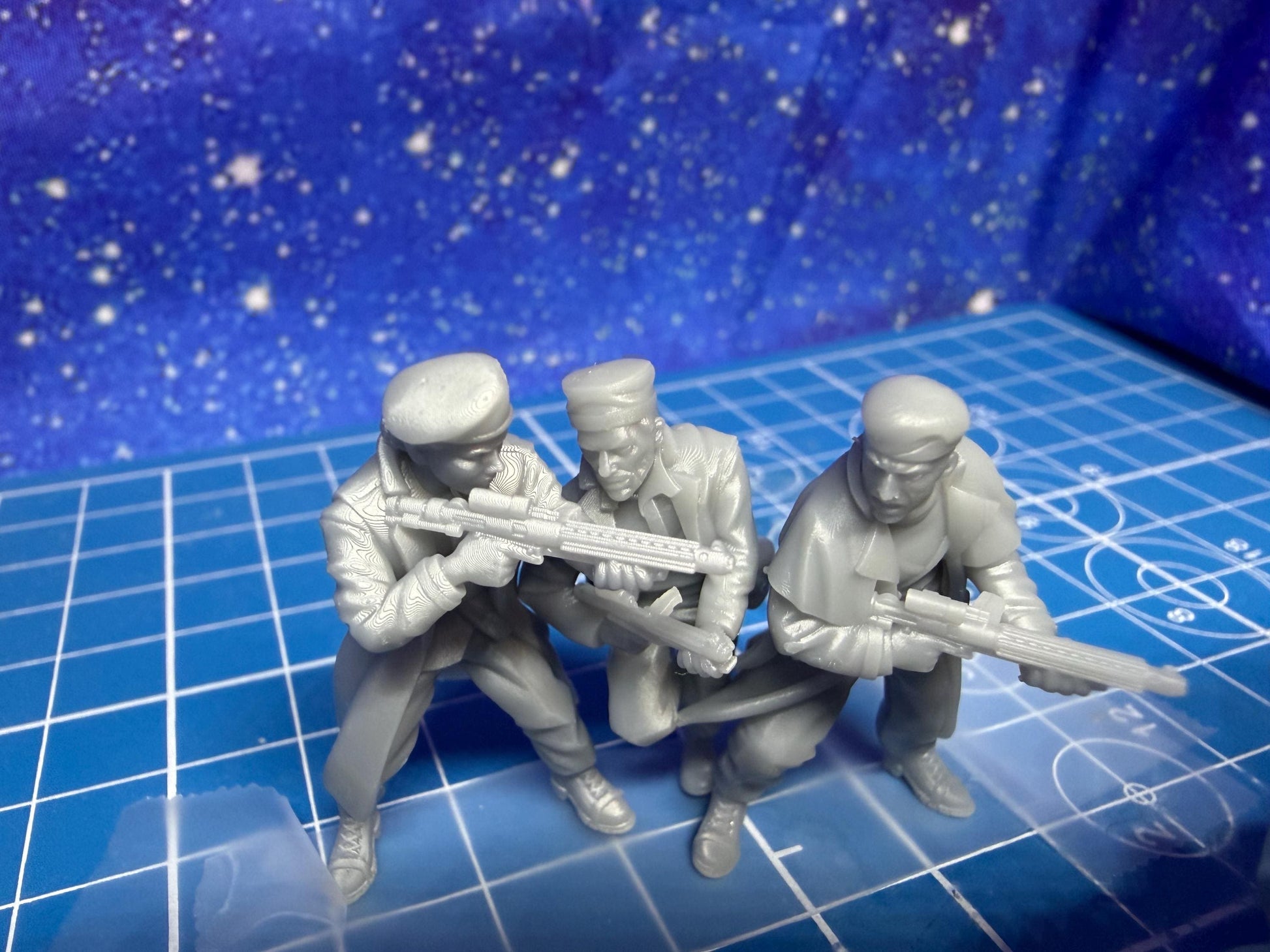 Gendron Front and Gendron Angry Civilians (13) for Star Wars Legion, Grimdark Future or other games 35mm