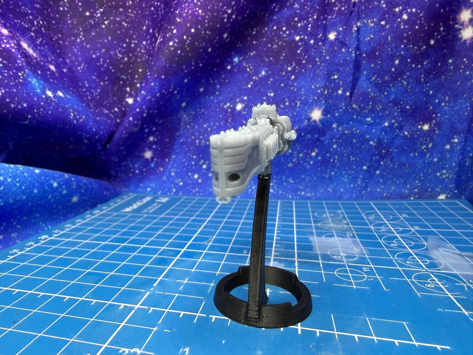 Goth Human Empire Sol Pattern Light Cruiser Kit for Onepagerules Warfleets