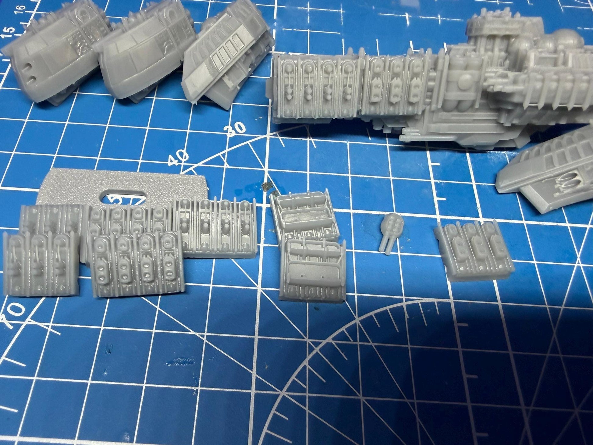 Goth Traitor Grand Cruiser Sol Pattern Battleship Kit for Onepagerules Warfleets