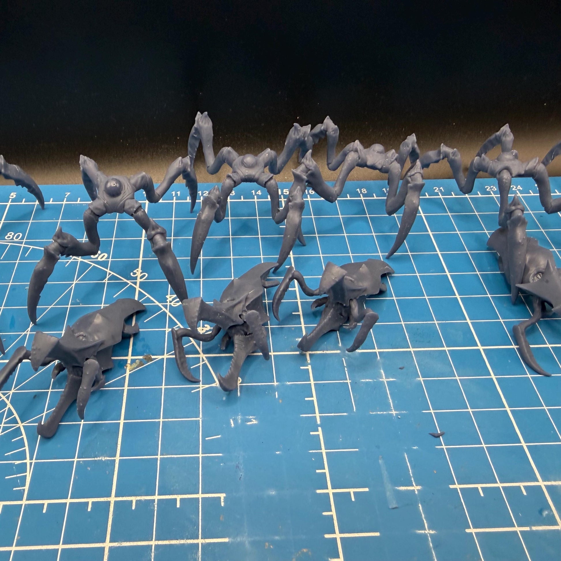 Klendathu Arachnid Warriors kit (8) for Star Wars Legion proxies, Grimdark Future scale games 35mm