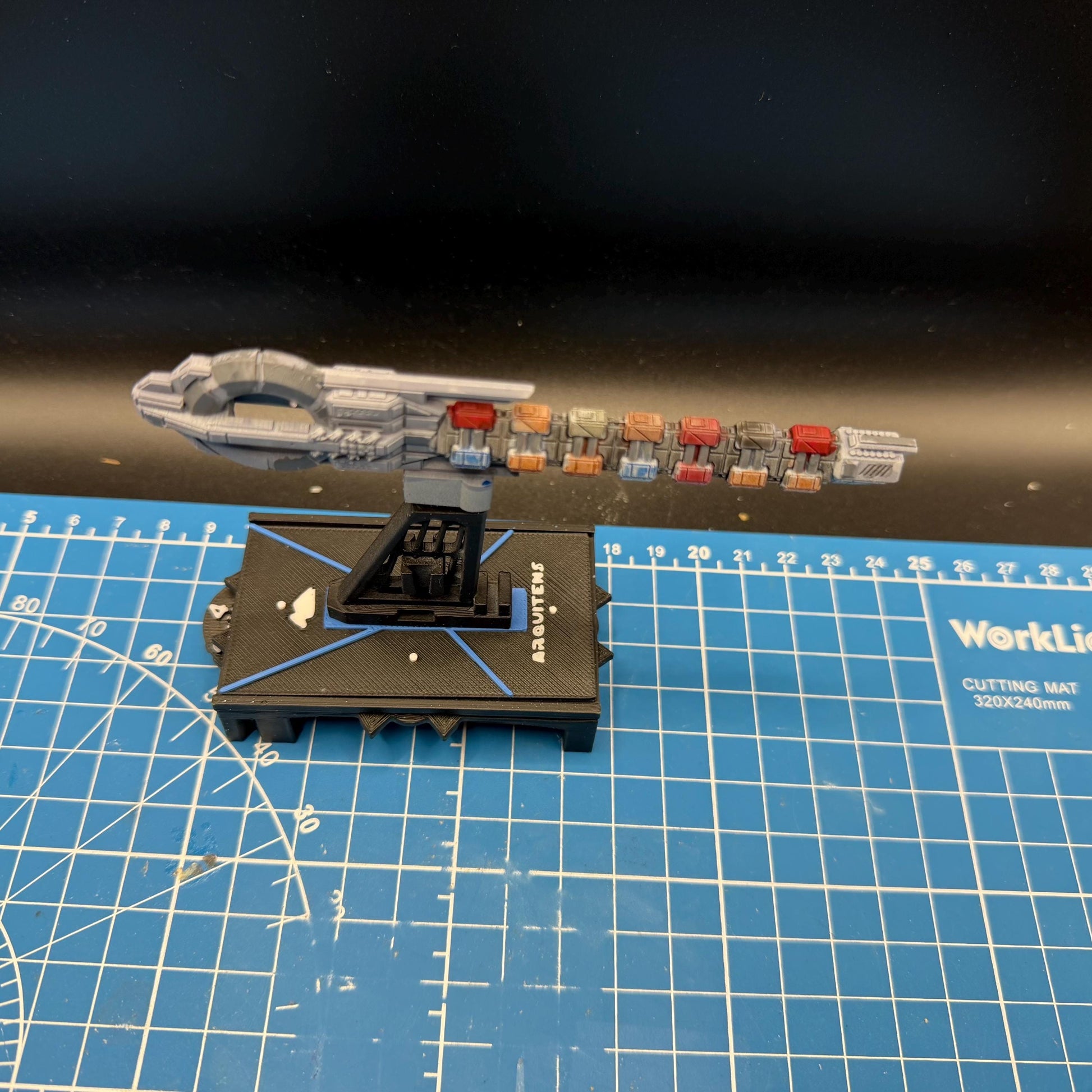 Quarrel Migratory Cruiser for Star Wars Armada scale games (120mm)