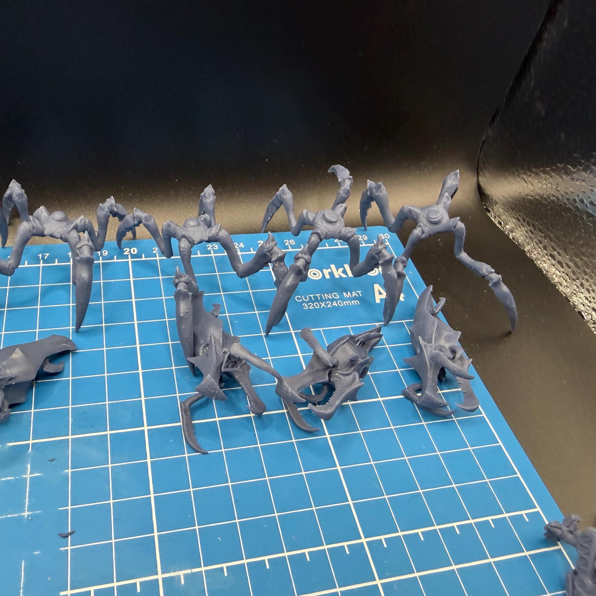 Klendathu Arachnid Warriors kit (8) for Star Wars Legion proxies, Grimdark Future scale games 35mm