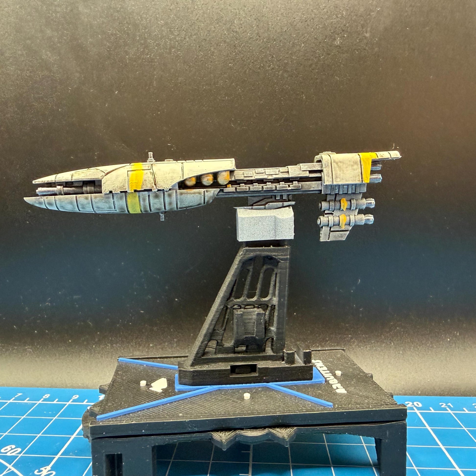 Resistance Vakbeor Cargo Frigate for Star Wars Armada scale games 100mm