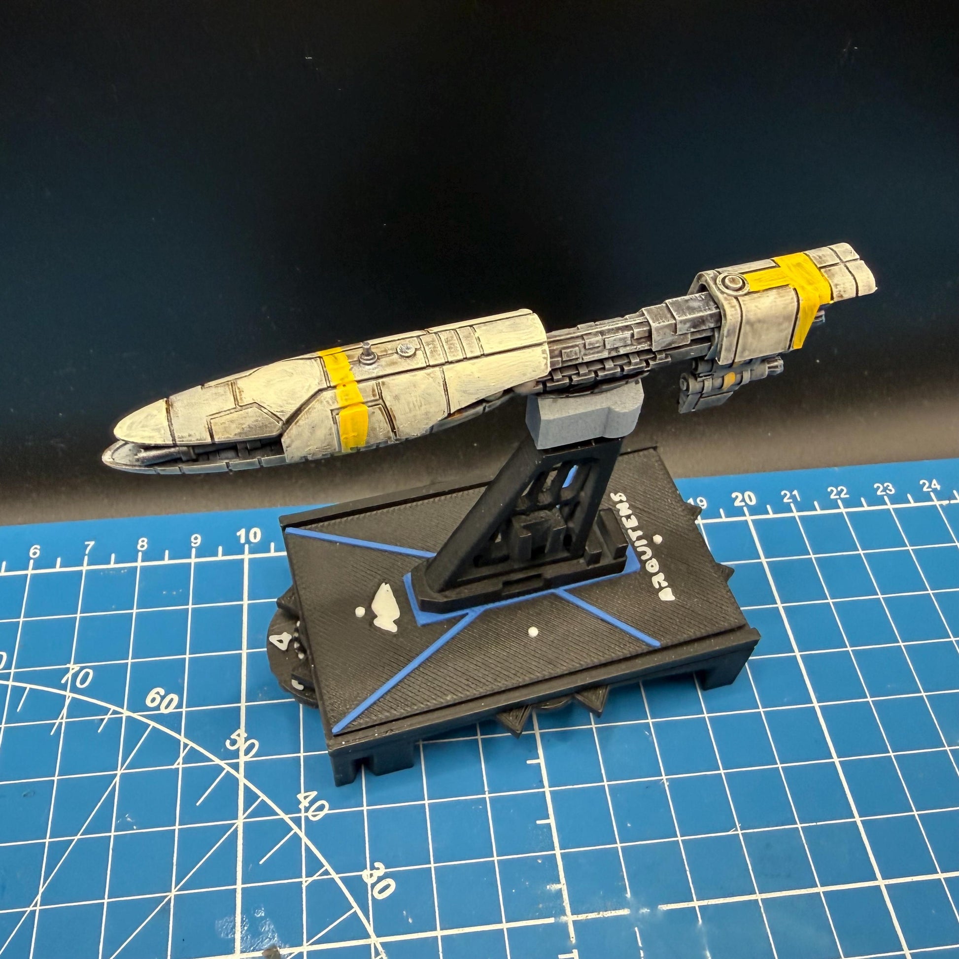 Resistance Vakbeor Cargo Frigate for Star Wars Armada scale games 100mm