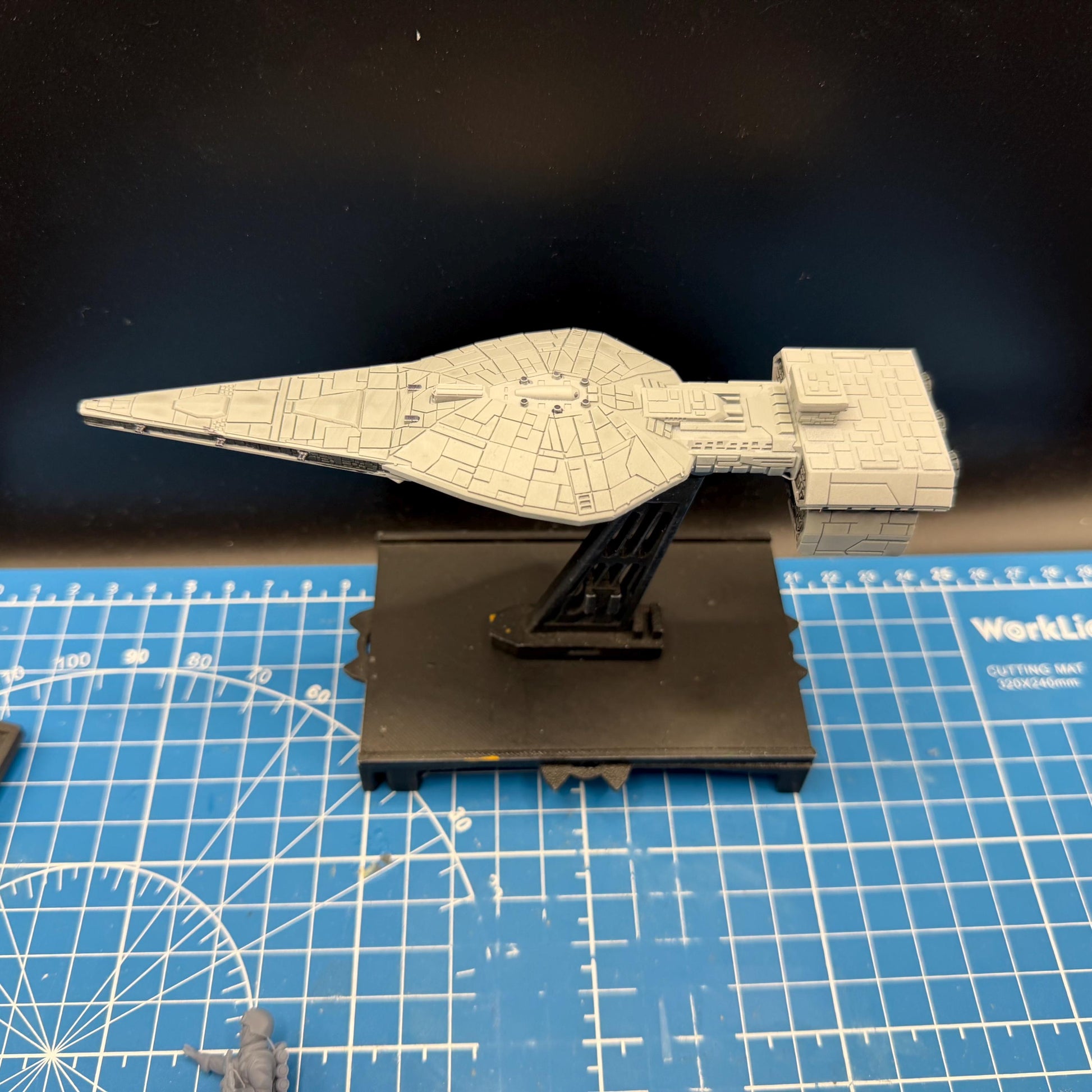 Dark Empire Modular Taskforce Cruiser for Star Wars Armada scale games 157mm