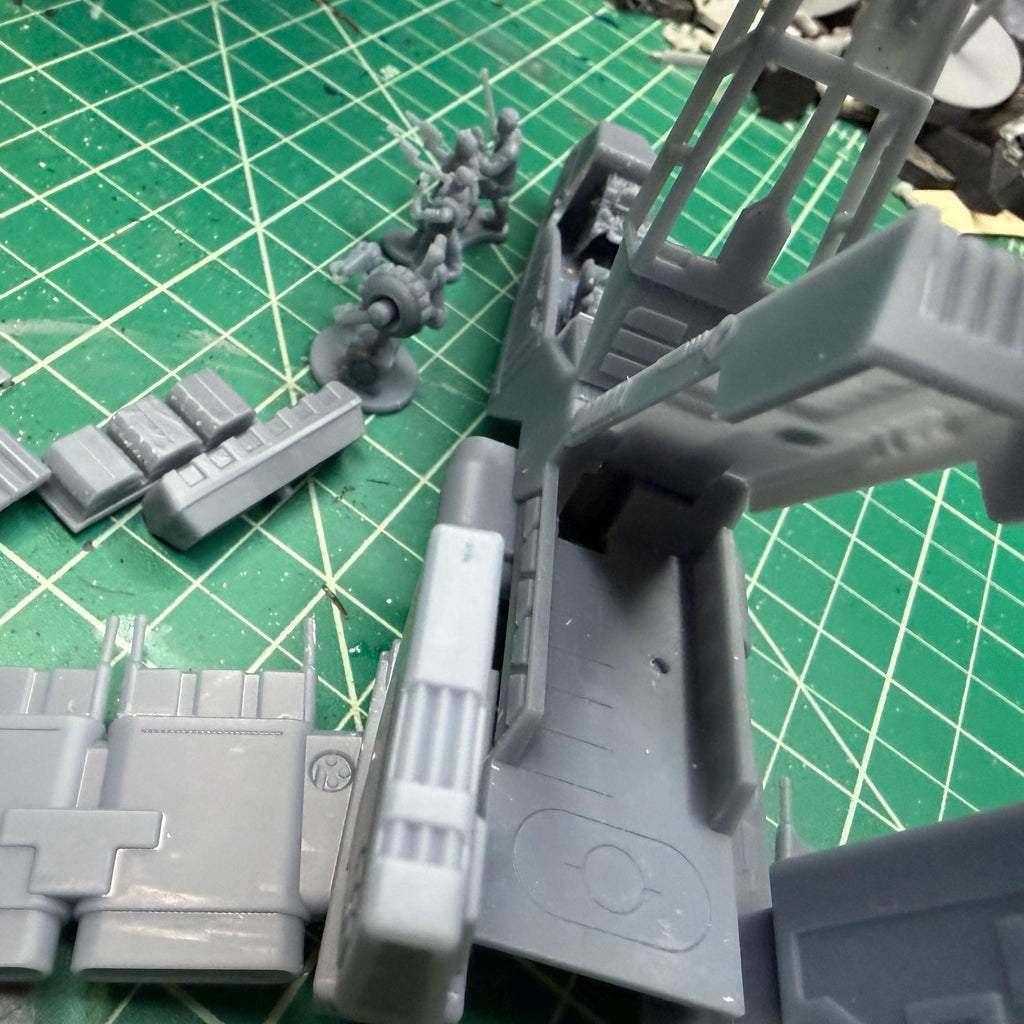 Kyle Katarns “Moldy Crow” Micro Galaxy Scale playset