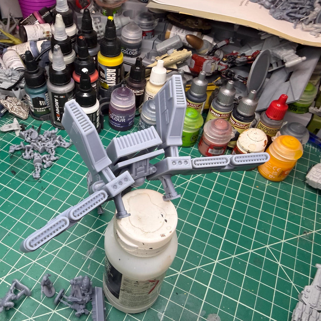 Kyle Katarns “Moldy Crow” Micro Galaxy Scale playset
