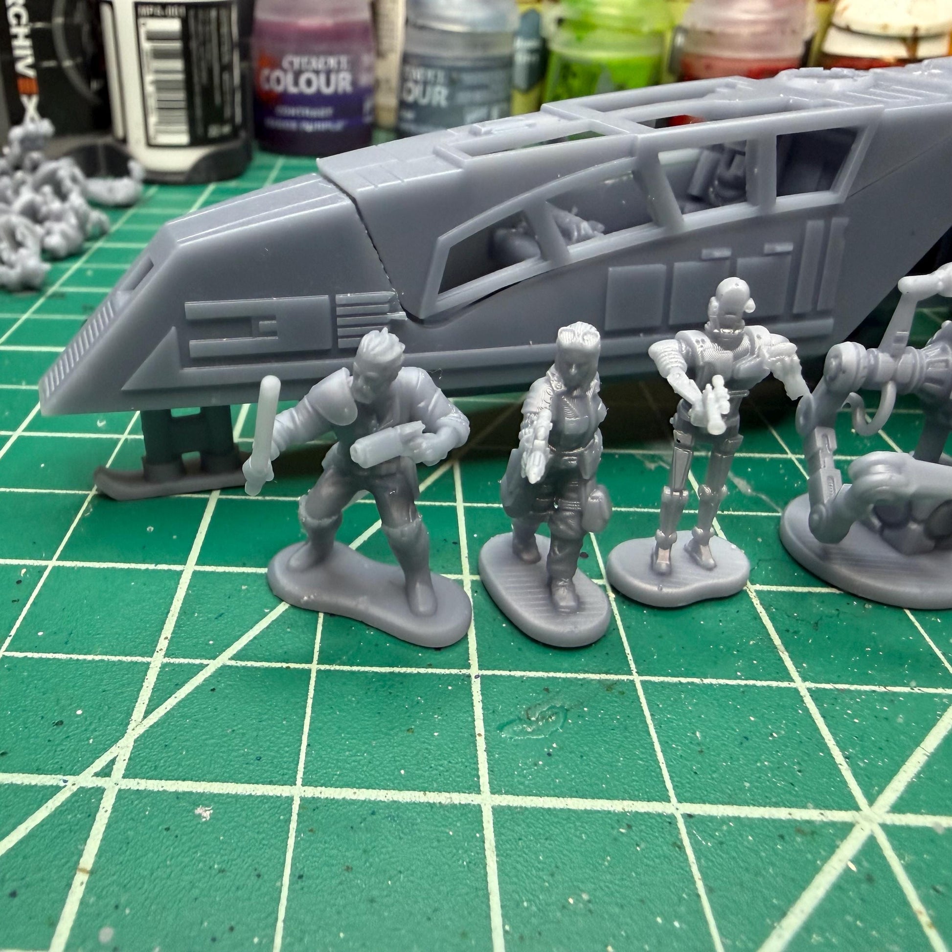 Kyle Katarns “Moldy Crow” Micro Galaxy Scale playset