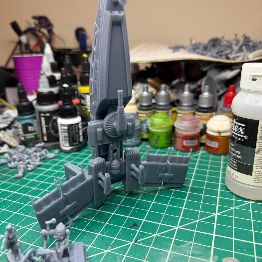 Kyle Katarns “Moldy Crow” Micro Galaxy Scale playset
