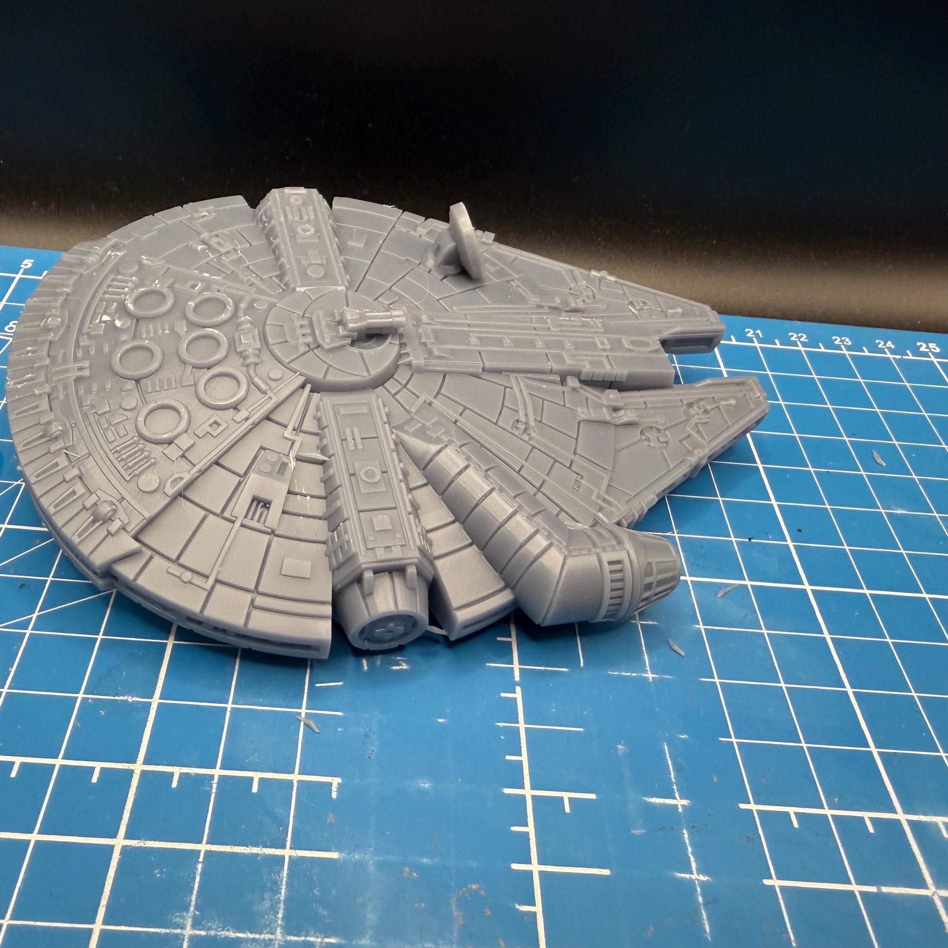 XW scale YT-1300 Millennium Falcon “Original Trilogy” transport for Star wars Xwing scale gaming 1/270
