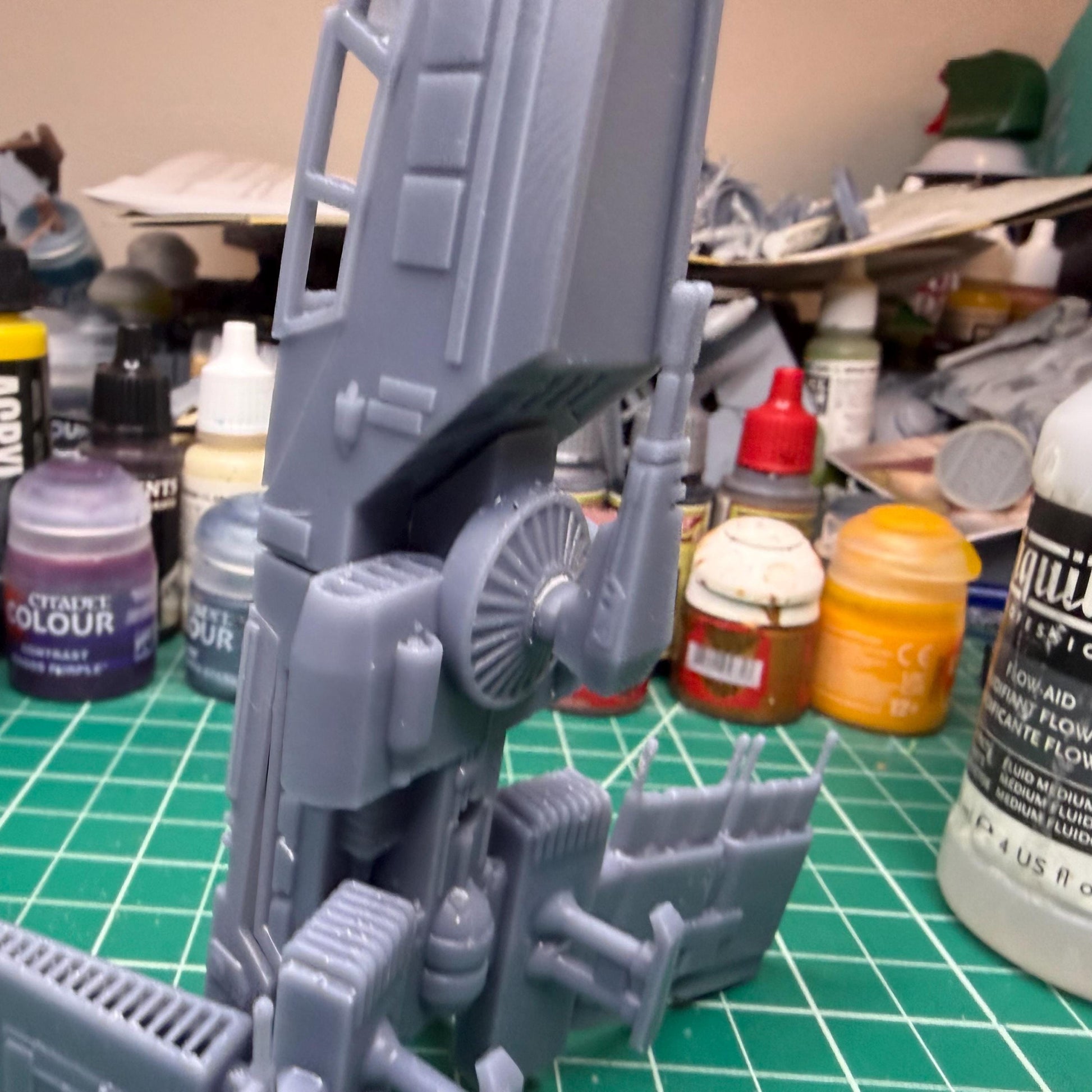 Kyle Katarns “Moldy Crow” Micro Galaxy Scale playset