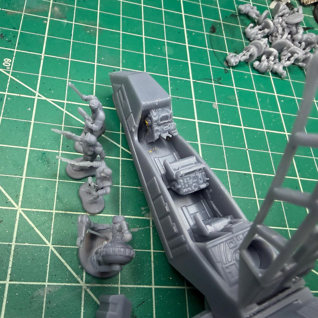 Kyle Katarns “Moldy Crow” Micro Galaxy Scale playset