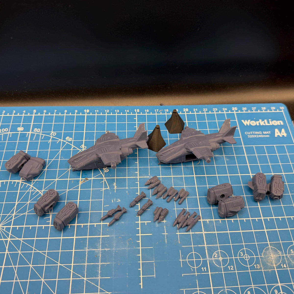 10mm Scale Garuda class Dropship/Gunship Wing (2) for Full Spectrum Dominance, epic scale games